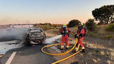 Arde un vehículo con sistema de gas licuado en la A-66 en Ardón Arde un vehículo con sistema de gas licuado en la A-66 en Ardón
