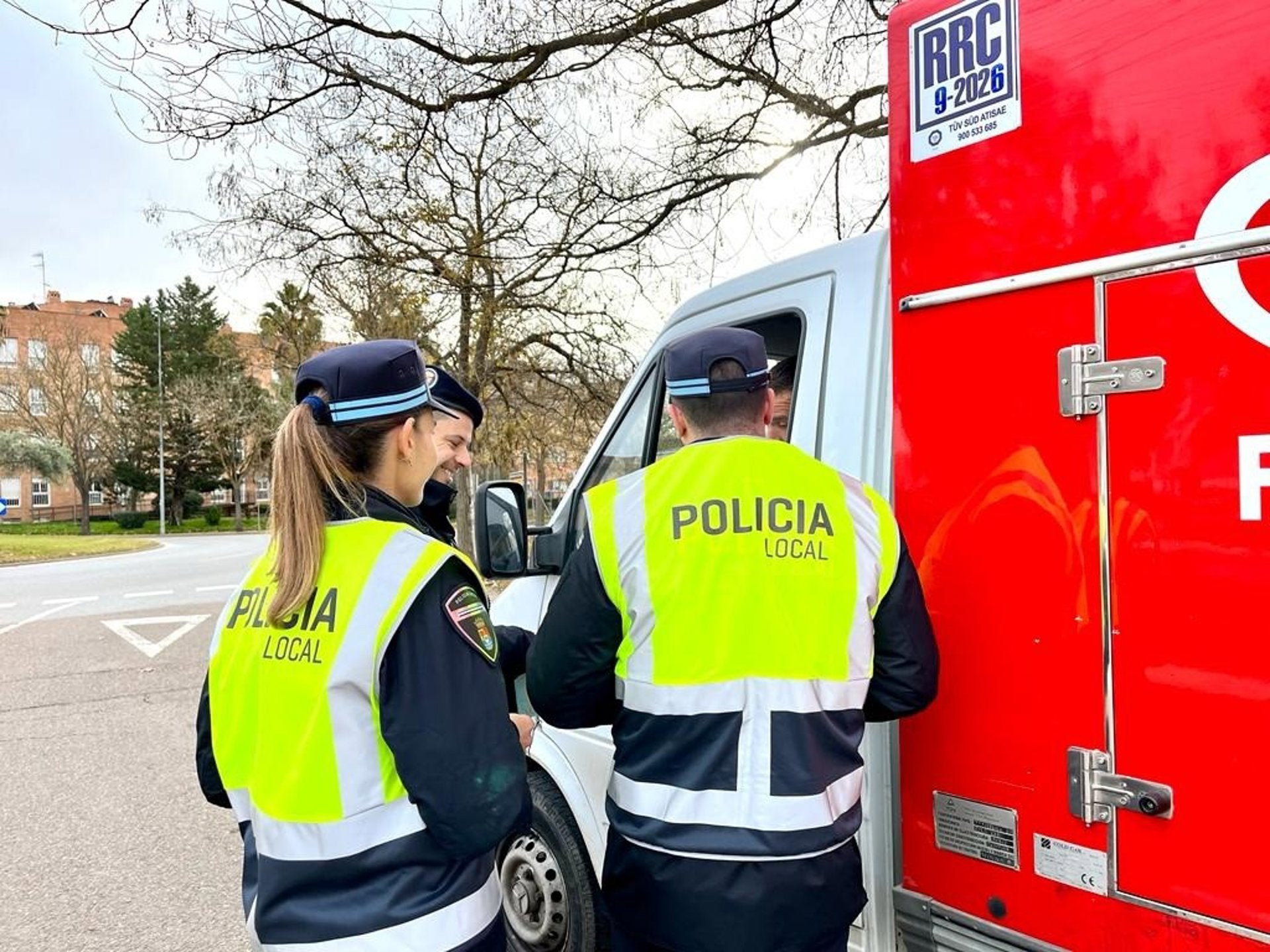 La Junta de Extremadura convoca 68 plazas de Policía Local en 27 localidades mediante un proceso selectivo unificado La Junta de Extremadura convoca 68 plazas de Policía Local en 27 localidades mediante un proceso selectivo unificado