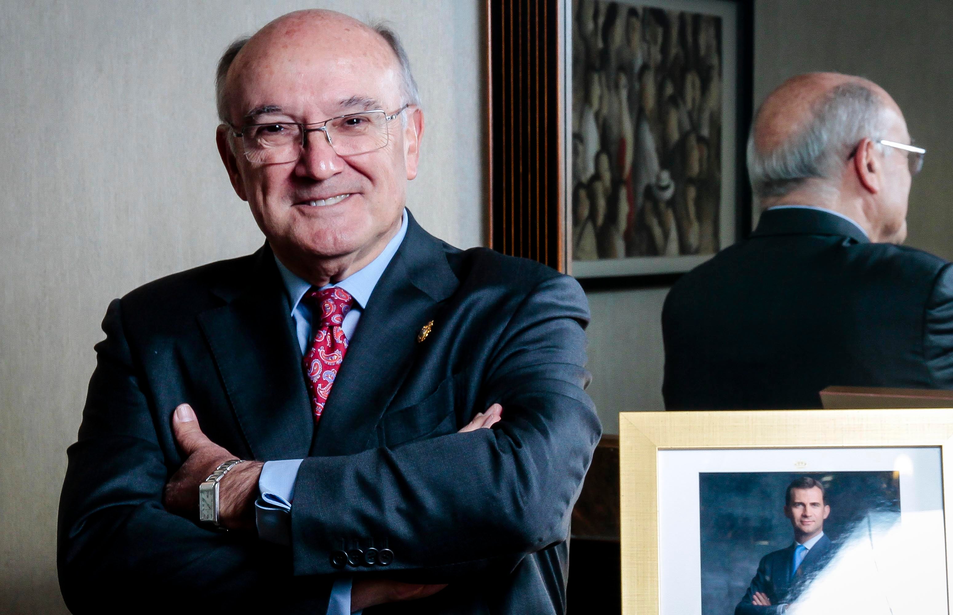 El Colegio de Abogados de Zaragoza rinde homenaje a Carlos Carnicer El Colegio de Abogados de Zaragoza rinde homenaje a Carlos Carnicer