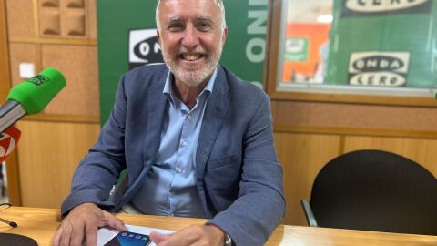 &Aacute;ngel V&iacute;ctor Torres, ministro de Pol&iacute;tica Territorial y Memoria Democr&aacute;tica en los estudios de Onda Cero Las Palmas
