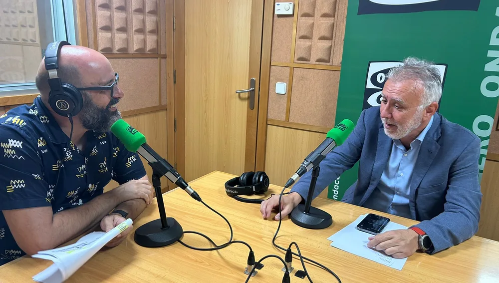 El ministro de Política Territorial y Memoria Democrática, Ángel Víctor Torres en el transcurso de la entrevista en Más de Uno Canarias con Sergio Miró El ministro de Política Territorial y Memoria Democrática, Ángel Víctor Torres en el transcurso de la entrevista en Más de Uno Canarias con Sergio Miró