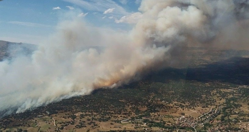 Controlado el incendio de Navaluenga (Ávila) que ha afectado a unas 1.500 hectáreas Controlado el incendio de Navaluenga (Ávila) que ha afectado a unas 1.500 hectáreas