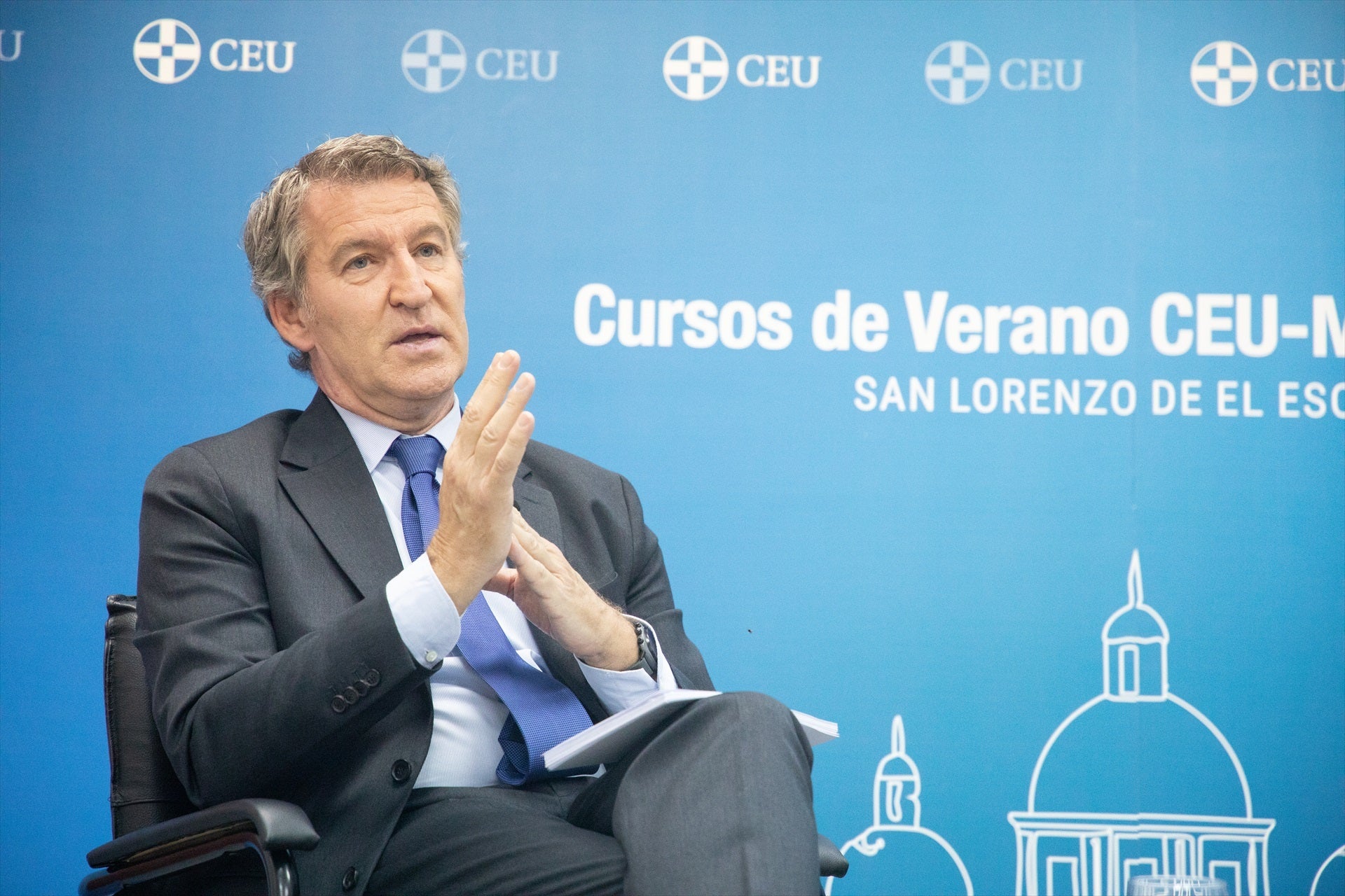Tertulia: PSOE y PP se enzarzan en el 'y tú más' Tertulia: PSOE y PP se enzarzan en el 'y tú más'