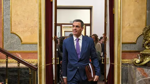El presidente del Gobierno, Pedro Sánchez, llega a una sesión plenaria en el Congreso El presidente del Gobierno, Pedro Sánchez, llega a una sesión plenaria en el Congreso