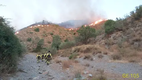 Bomberos en el incendio de Lubrín ONDA CERO ALMERIA