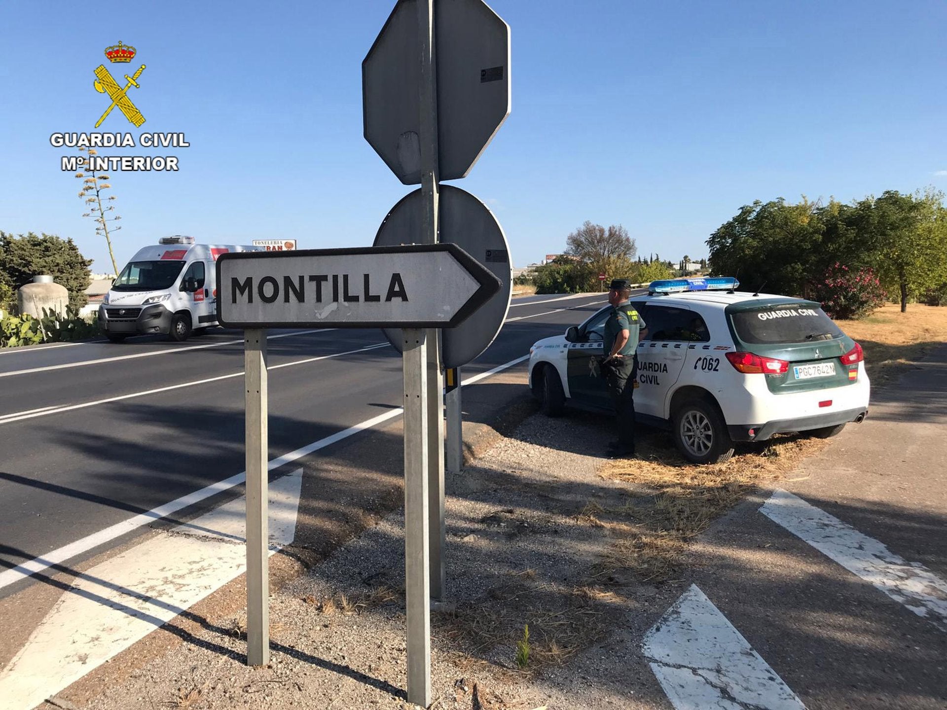 Detenidas tres personas como supuestas autoras de dos delitos de robo en empresas de Almaraz y Montilla Detenidas tres personas como supuestas autoras de dos delitos de robo en empresas de Almaraz y Montilla