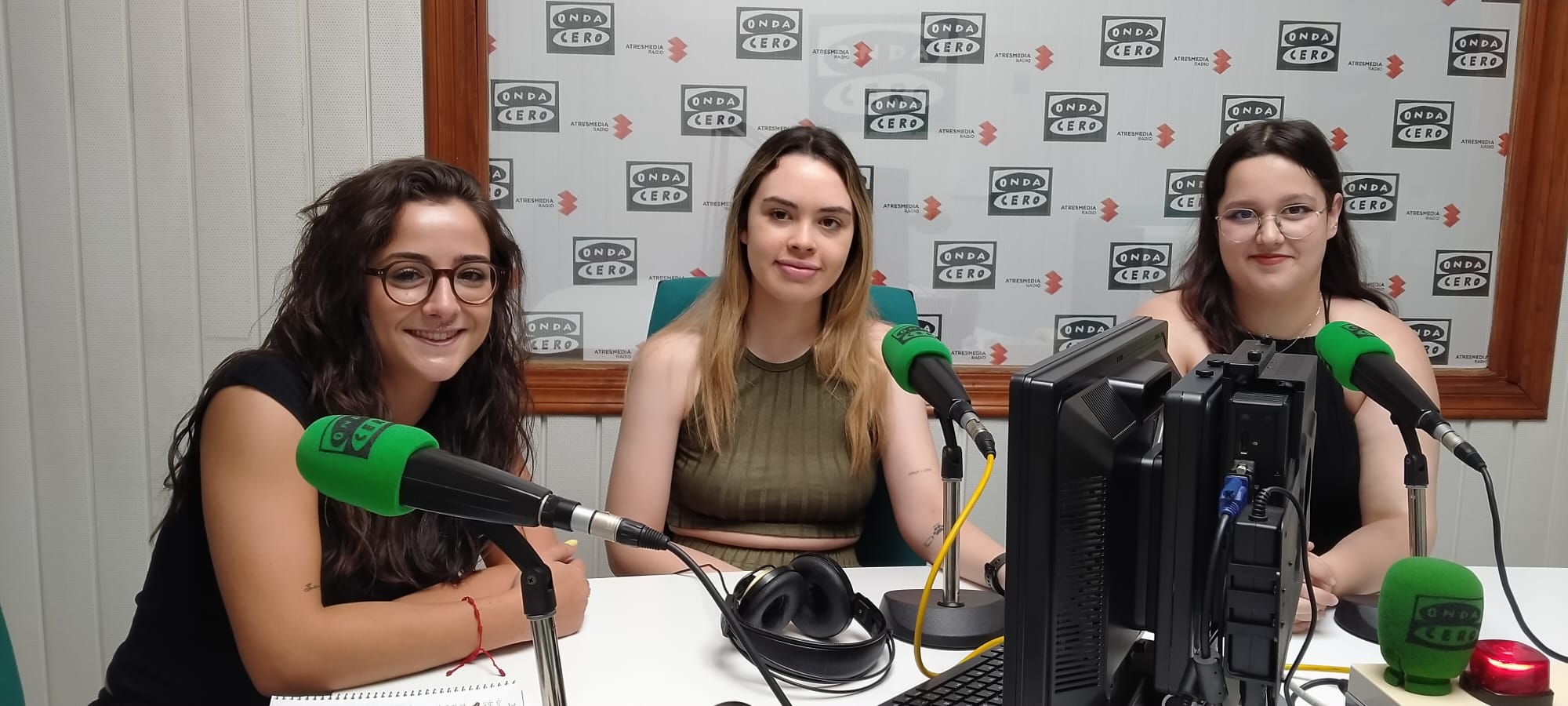 La realidad de los medios-información se somete a la mesa de nuestras jóvenes periodistas La realidad de los medios-información se somete a la mesa de nuestras jóvenes periodistas