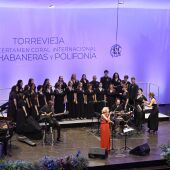 Actuación de Sole Giménez en la apertura del 71º Certamen de Habaneras de Torrevieja