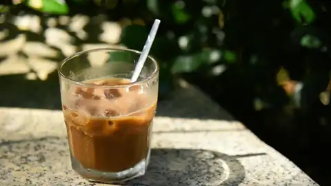 Ojo a los dientes en verano: las bebidas que son malas para el esmalte y provocan caries Ojo a los dientes en verano: las bebidas que son malas para el esmalte y provocan caries