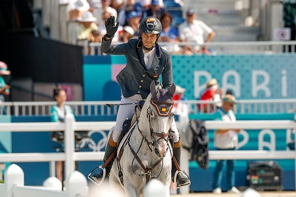 Duplantis fija un nuevo récord del mundo con 6,28 metros Duplantis fija un nuevo récord del mundo con 6,28 metros