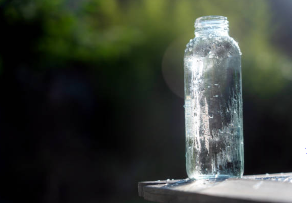 El truco japonés para enfriar una botella en solo dos minutos sin meterla al congelador El truco japonés para enfriar una botella en solo dos minutos sin meterla al congelador