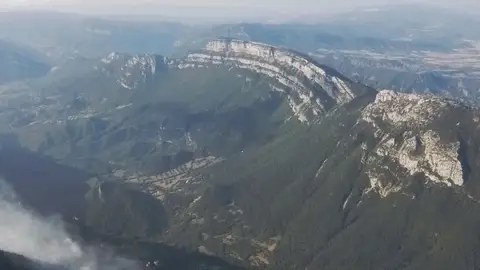 Un incendio en la Ribagorza arrasa 18 hectáreas de arbustos y pino Un incendio en la Ribagorza arrasa 18 hectáreas de arbustos y pino