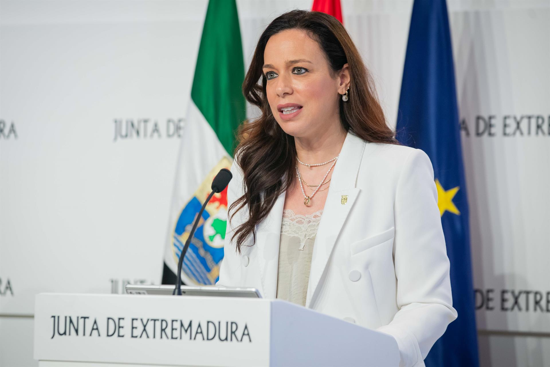 Extremadura pide al Gobierno "rigor" en la distribución de menores migrantes y dice que sus plazas están sobreocupadas Extremadura pide al Gobierno "rigor" en la distribución de menores migrantes y dice que sus plazas están sobreocupadas