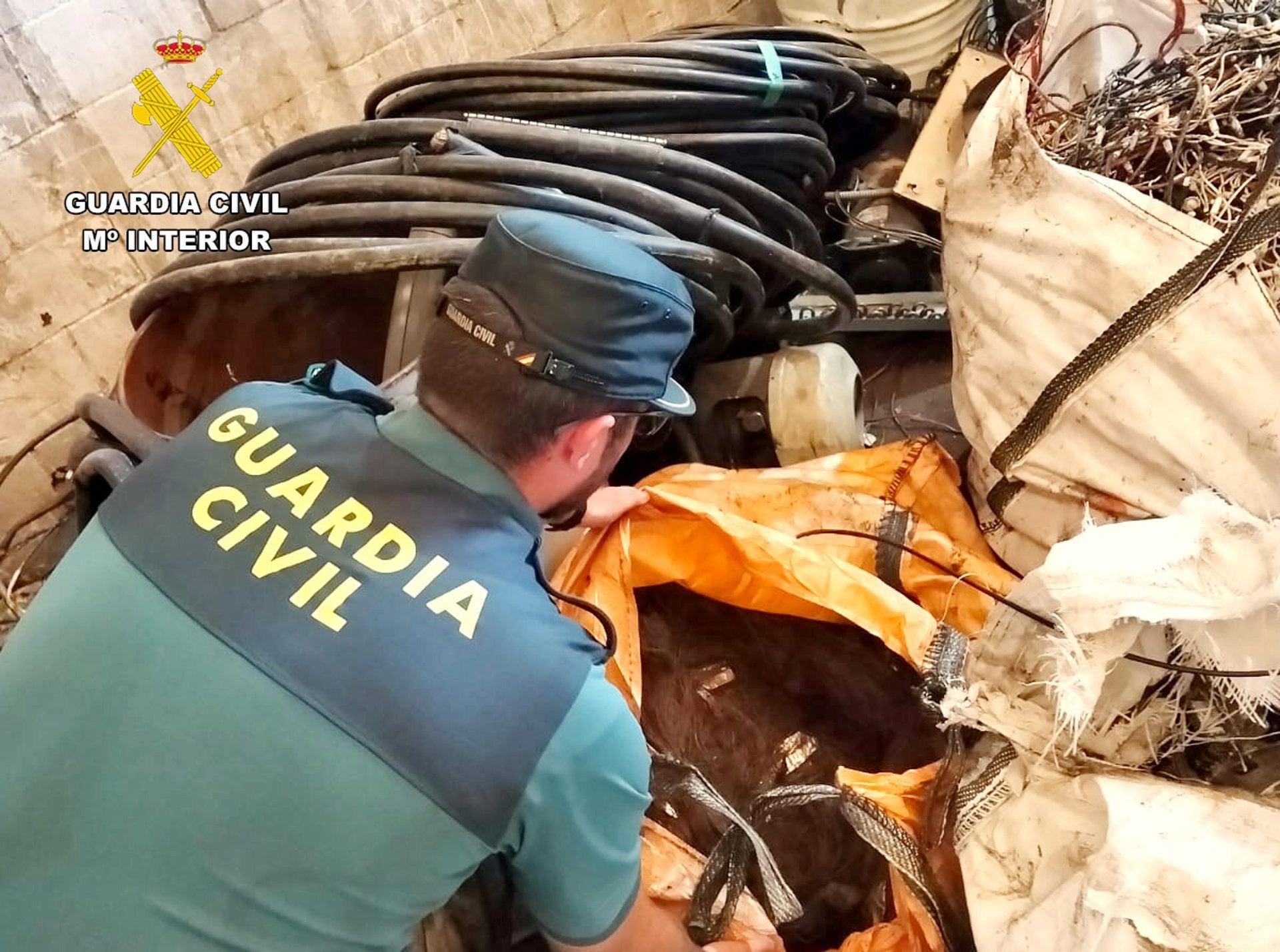 Seis detenidos por robar 53.000 metros de cableado de cobre en Cantabria y Asturias Seis detenidos por robar 53.000 metros de cableado de cobre en Cantabria y Asturias
