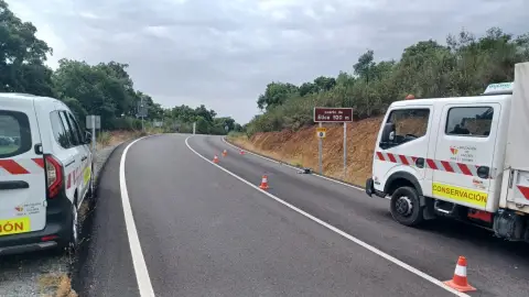 Diputación de Cáceres continúa con la señalización de puntos de interés en las carreteras de la red provincial Diputación de Cáceres continúa con la señalización de puntos de interés en las carreteras de la red provincial