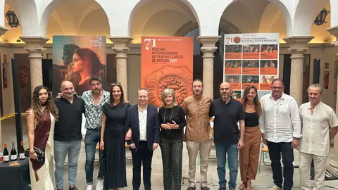 El Festival de Mérida estrena este miércoles 'Cleopatra enamorada, el musical' con Natalia Millán y Álex O'Dogherty El Festival de Mérida estrena este miércoles 'Cleopatra enamorada, el musical' con Natalia Millán y Álex O'Dogherty