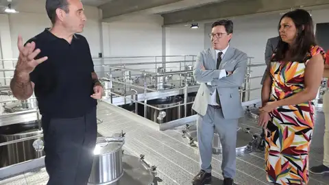 Santamaría destaca la apuesta por la innovación y proyección internacional del vino extremeño Pago de los Balancines Santamaría destaca la apuesta por la innovación y proyección internacional del vino extremeño Pago de los Balancines