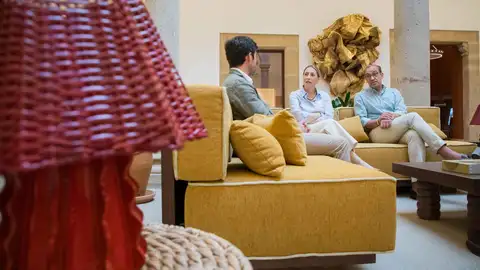 La presidenta de la Junta de Extremadura visita el Hotel Palacio de Godoy en Cáceres La presidenta de la Junta de Extremadura visita el Hotel Palacio de Godoy en Cáceres