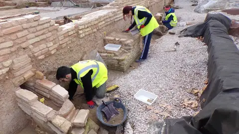 Excavación del grupo de Arqueología y Patrimonio del Mediterráneo Occidental de la UMU, junto con investigadores de la Universidad de Granada, Évora (Portugal) y Borgoña (Francia) Excavación del grupo de Arqueología y Patrimonio del Mediterráneo Occidental de la UMU, junto con investigadores de la Universidad de Granada, Évora (Portugal) y Borgoña (Francia)