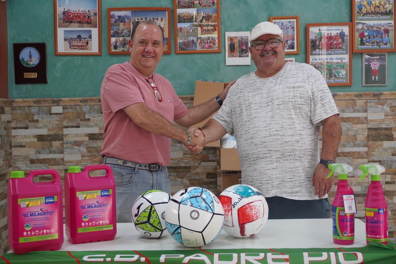 Fabrienvaf Nuca dona balones y productos de limpieza al C.D. Padre Pío como reconocimiento a su labor social y deportiva Fabrienvaf Nuca dona balones y productos de limpieza al C.D. Padre Pío como reconocimiento a su labor social y deportiva