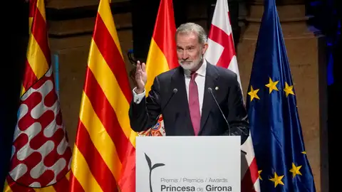 El Rey: los grandes propósitos compartidos estrechan los lazos entre Cataluña y las demás tierras de España. El Rey: los grandes propósitos compartidos estrechan los lazos entre Cataluña y las demás tierras de España.