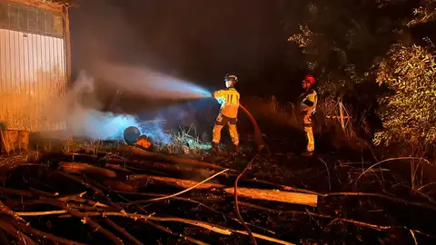 Un incendio en Ferreras activa las alertas hasta el nivel 2 de Infocal Un incendio en Ferreras activa las alertas hasta el nivel 2 de Infocal