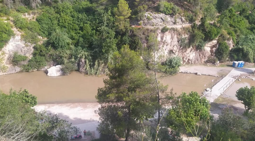 Montanejos atribuye a tareas en la presa de Cirat el agua turbia en la Fuente de los Baños Montanejos atribuye a tareas en la presa de Cirat el agua turbia en la Fuente de los Baños