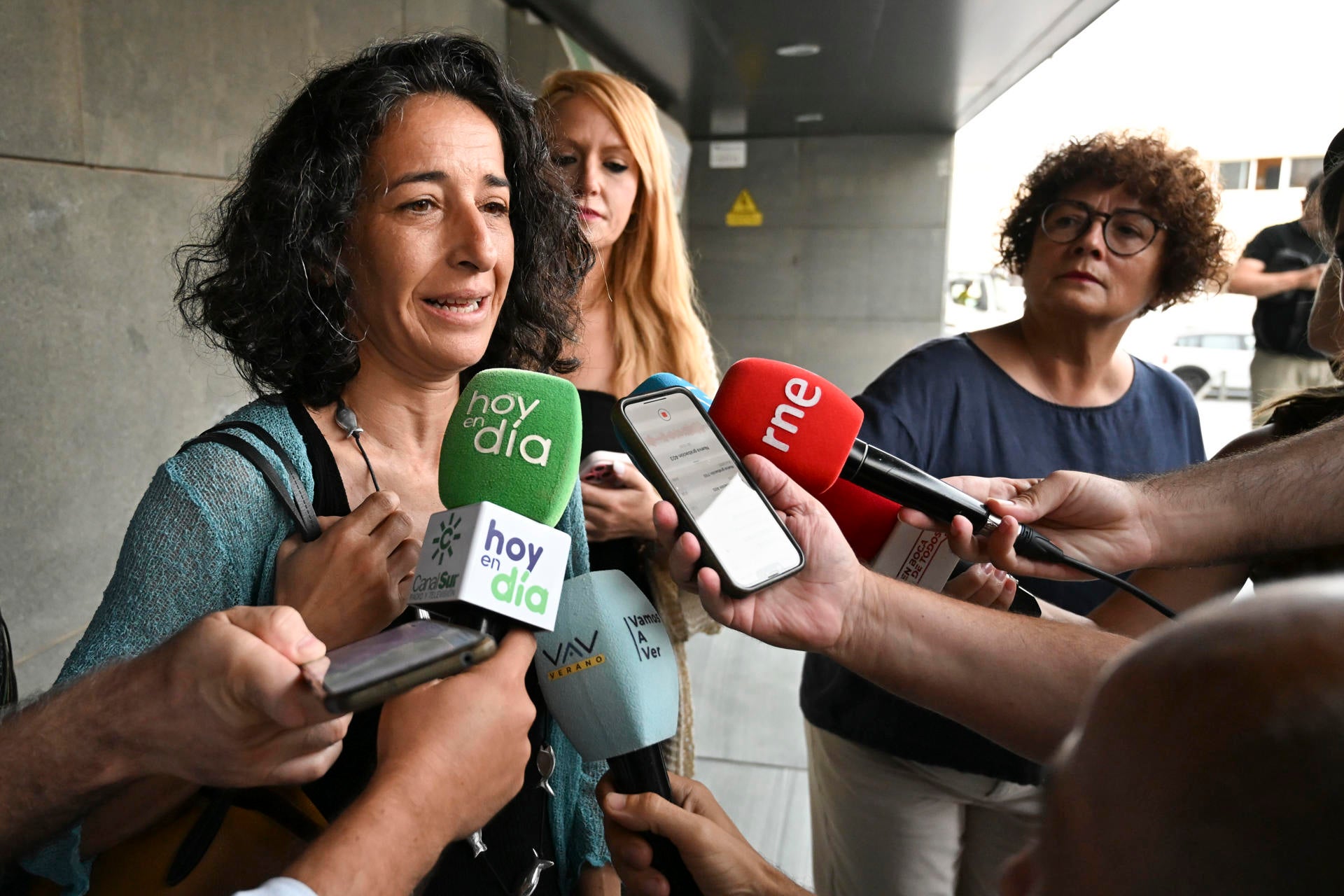 La madre de Gabriel exige que se llegue "hasta el fondo" y pide protección: "He decidido recluirme en mi casa" La madre de Gabriel exige que se llegue "hasta el fondo" y pide protección: "He decidido recluirme en mi casa"