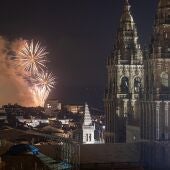 La alcaldesa de Santiago no descarta "estudiar la posibilidad" de recuperar el protagonismo para la plaza del Obradoiro la noche de los Fuegos del Apóstol aunque "la pirotecnia no es posible"