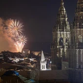 La alcaldesa de Santiago no descarta "estudiar la posibilidad" de recuperar el protagonismo para la plaza del Obradoiro la noche de los Fuegos del Apóstol aunque "la pirotecnia no es posible" La alcaldesa de Santiago no descarta "estudiar la posibilidad" de recuperar el protagonismo para la plaza del Obradoiro la noche de los Fuegos del Apóstol aunque "la pirotecnia no es posible"