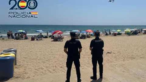 Imagen de archivo: Seguridad en las playas de Elche Imagen de archivo: Seguridad en las playas de Elche