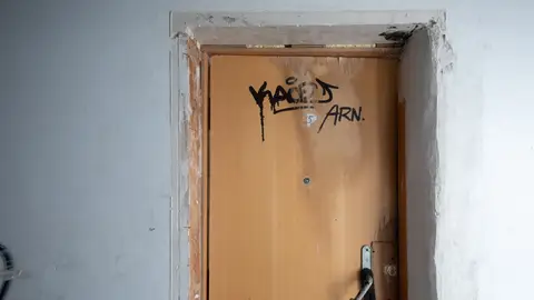 Interior del hotel ocupado conocido como 'La Jungla' en el barrio de San Blas, a 26 de febrero de 2025, en Madrid (España). Interior del hotel ocupado conocido como 'La Jungla' en el barrio de San Blas, a 26 de febrero de 2025, en Madrid (España).