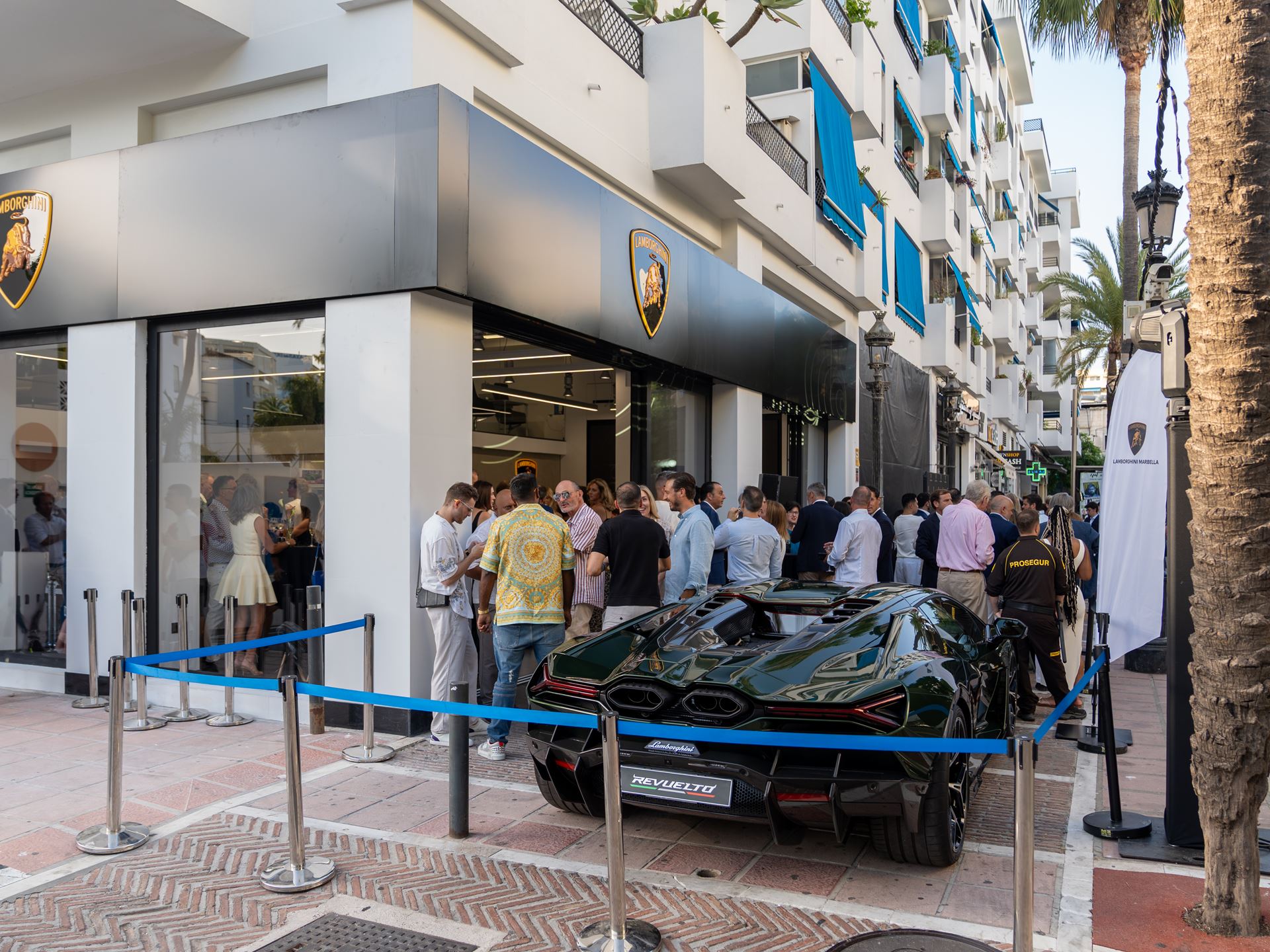 Lamborghini inaugura su nuevo concesionario en Marbella Lamborghini inaugura su nuevo concesionario en Marbella