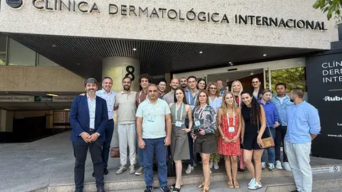 El dermatólogo de Quirónsalud Sevilla Tomás Toledo participa en dos destacadas formaciones a nivel nacional y europeo El dermatólogo de Quirónsalud Sevilla Tomás Toledo participa en dos destacadas formaciones a nivel nacional y europeo