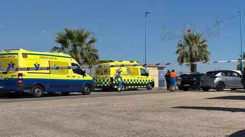 Imagen de ambulancias en el recinto ferial de Villanueva de la Serena. Imagen de ambulancias en el recinto ferial de Villanueva de la Serena.