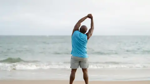 Ponte en forma este verano: Estos son los mejores ejercicios para hacer en la playa Ponte en forma este verano: Estos son los mejores ejercicios para hacer en la playa