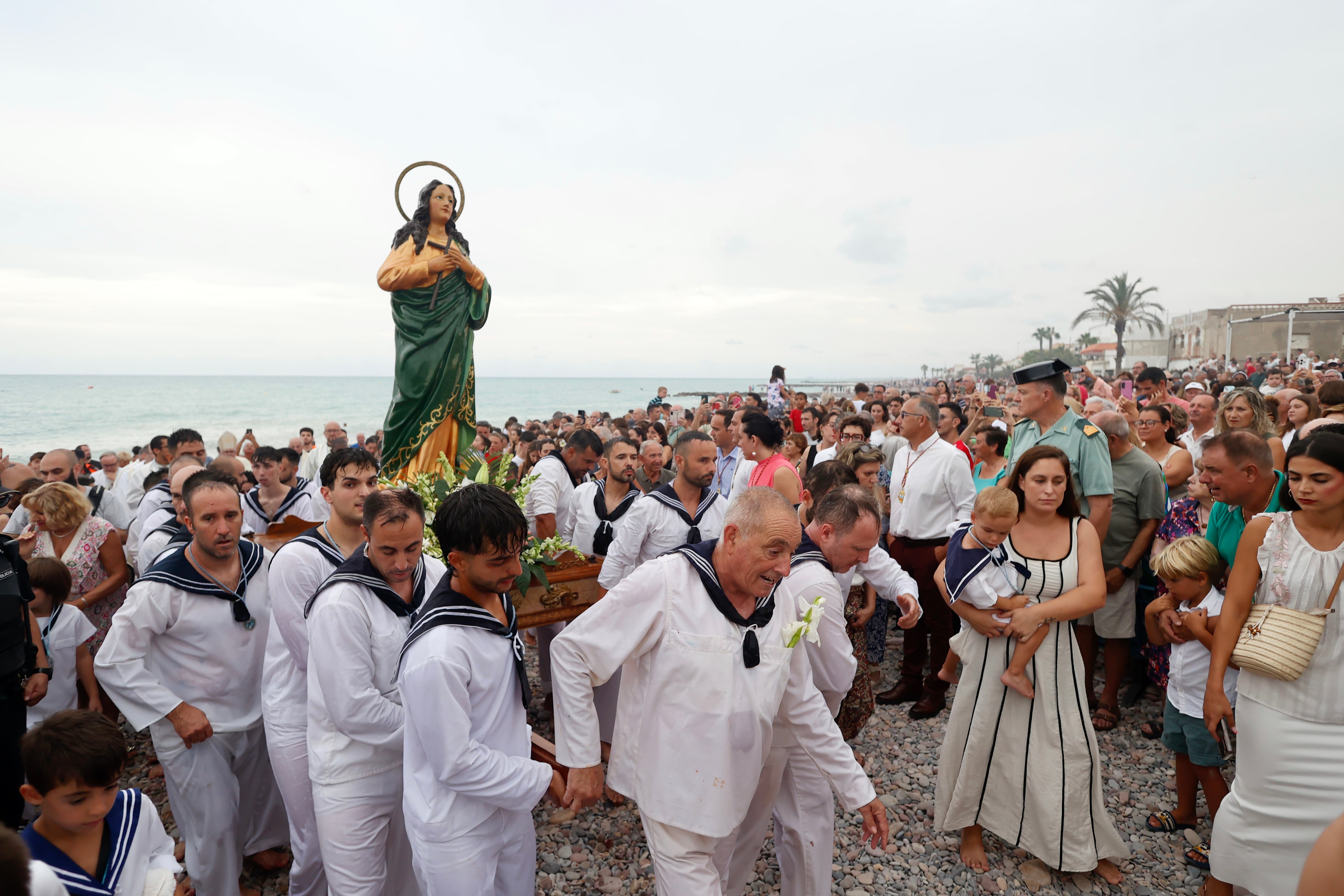 El viento y la marea frenan el desembarco de Santa María Magdalena en Moncofa El viento y la marea frenan el desembarco de Santa María Magdalena en Moncofa
