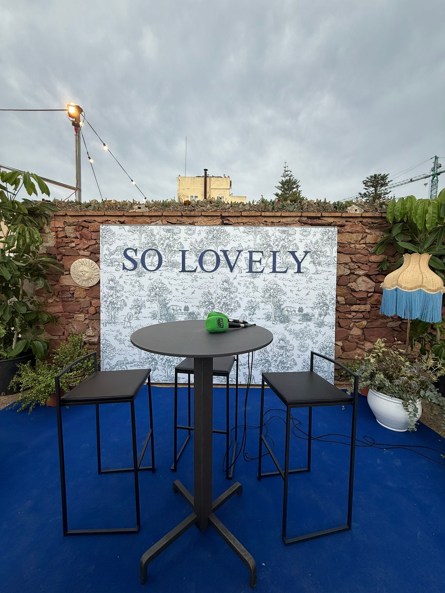 Vamos a So Lovely para colarnos en la vida de los personajes más relevantes que pasan por el Market más especial de Benicàssim Vamos a So Lovely para colarnos en la vida de los personajes más relevantes que pasan por el Market más especial de Benicàssim