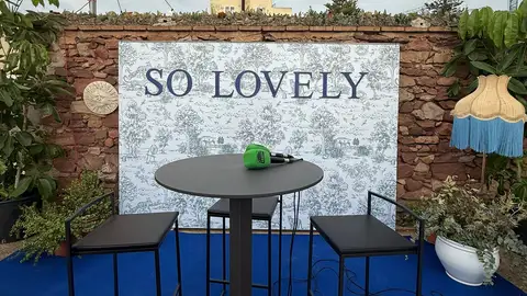 So Lovely y Onda Cero se unen para adentrarse en la vida de los protagonistas del Market. So Lovely y Onda Cero se unen para adentrarse en la vida de los protagonistas del Market.