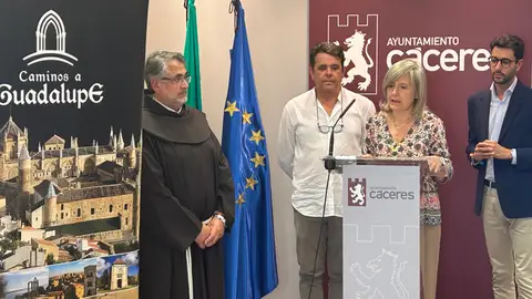 La Junta de Extremadura impulsa la red de caminos históricos a Guadalupe y respalda la creación del Cuaderno del Peregrino La Junta de Extremadura impulsa la red de caminos históricos a Guadalupe y respalda la creación del Cuaderno del Peregrino