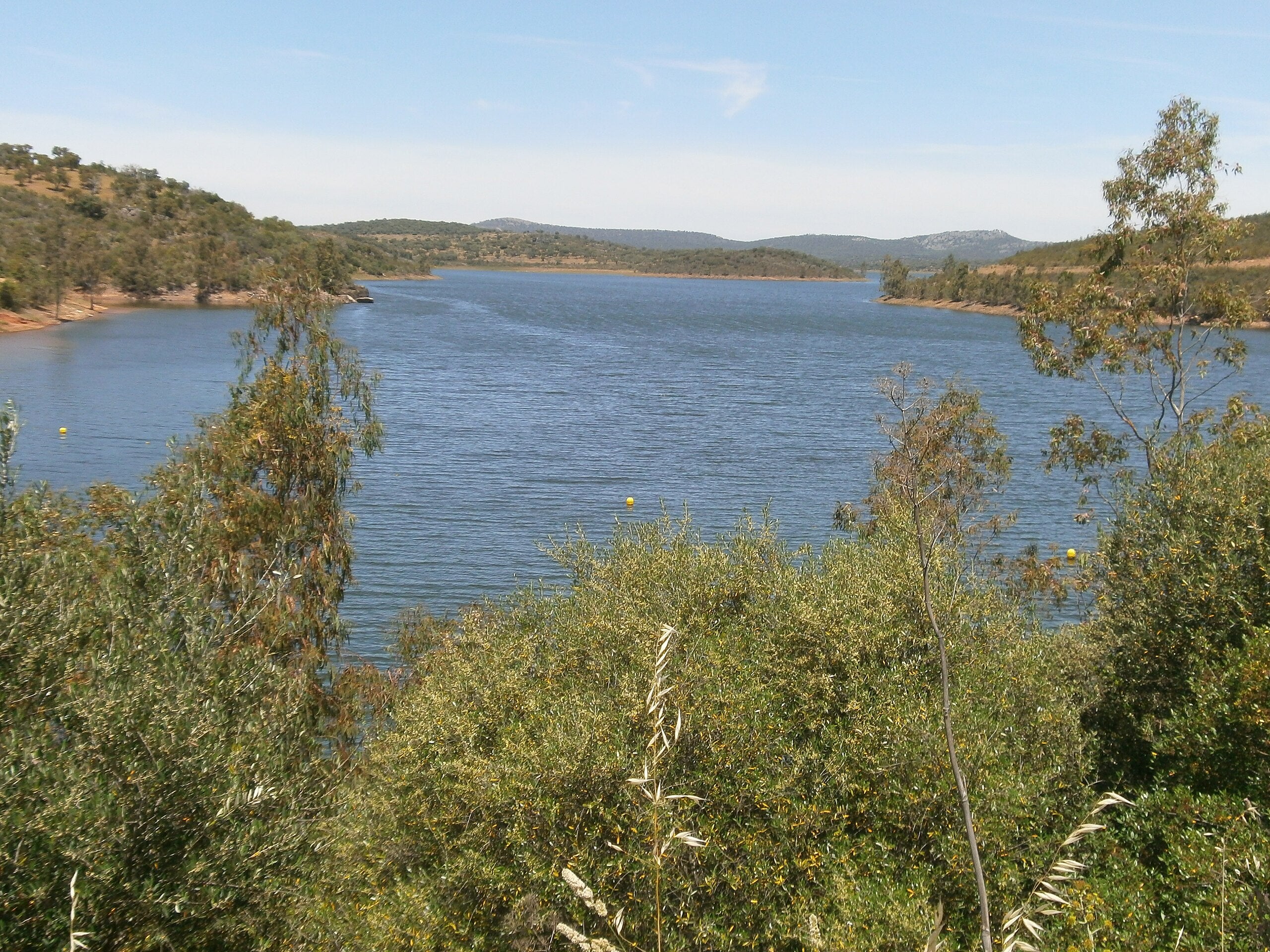 La Confederación Hidrográfica del Guadiana levanta la prohibición de navegar en el Embalse Peña del Águila La Confederación Hidrográfica del Guadiana levanta la prohibición de navegar en el Embalse Peña del Águila
