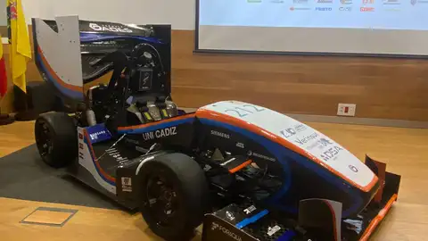 Foto del monoplaza de la UCA Foto del monoplaza de la UCA