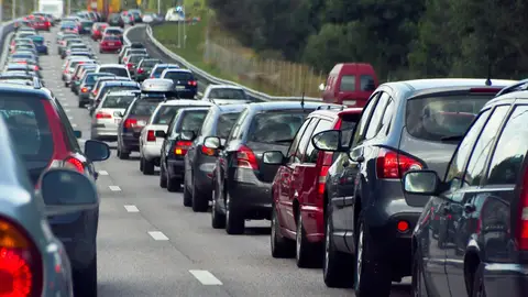 La DGT activa un amplio dispositivo por el puente La DGT activa un amplio dispositivo por el puente