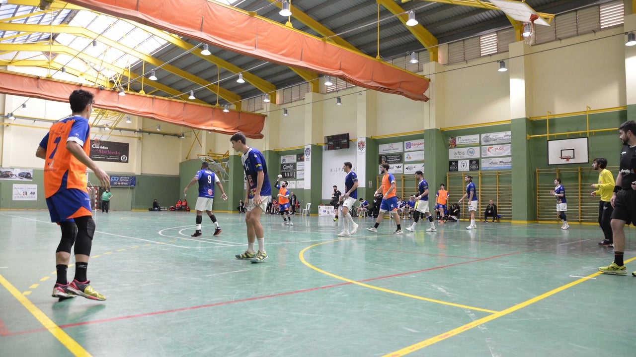 El Ayuntamiento de Petrer invertirá 1,3 millones de euros para ampliar el complejo deportivo de San Jerónimo El Ayuntamiento de Petrer invertirá 1,3 millones de euros para ampliar el complejo deportivo de San Jerónimo