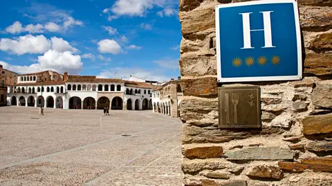 Los viajeros internacionales alojados en los hoteles de Extremadura crecen el 15% en junio Los viajeros internacionales alojados en los hoteles de Extremadura crecen el 15% en junio
