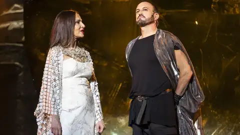 Cleopatra brilla en el Teatro Romano de Mérida en un musical en el que reparte su amor entre Egipto y Marco Antonio Cleopatra brilla en el Teatro Romano de Mérida en un musical en el que reparte su amor entre Egipto y Marco Antonio