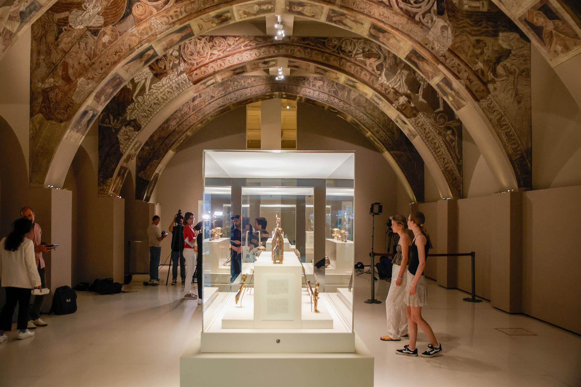 El MNAC tendrá que devolver las pinturas de Sijena en siete meses El MNAC tendrá que devolver las pinturas de Sijena en siete meses