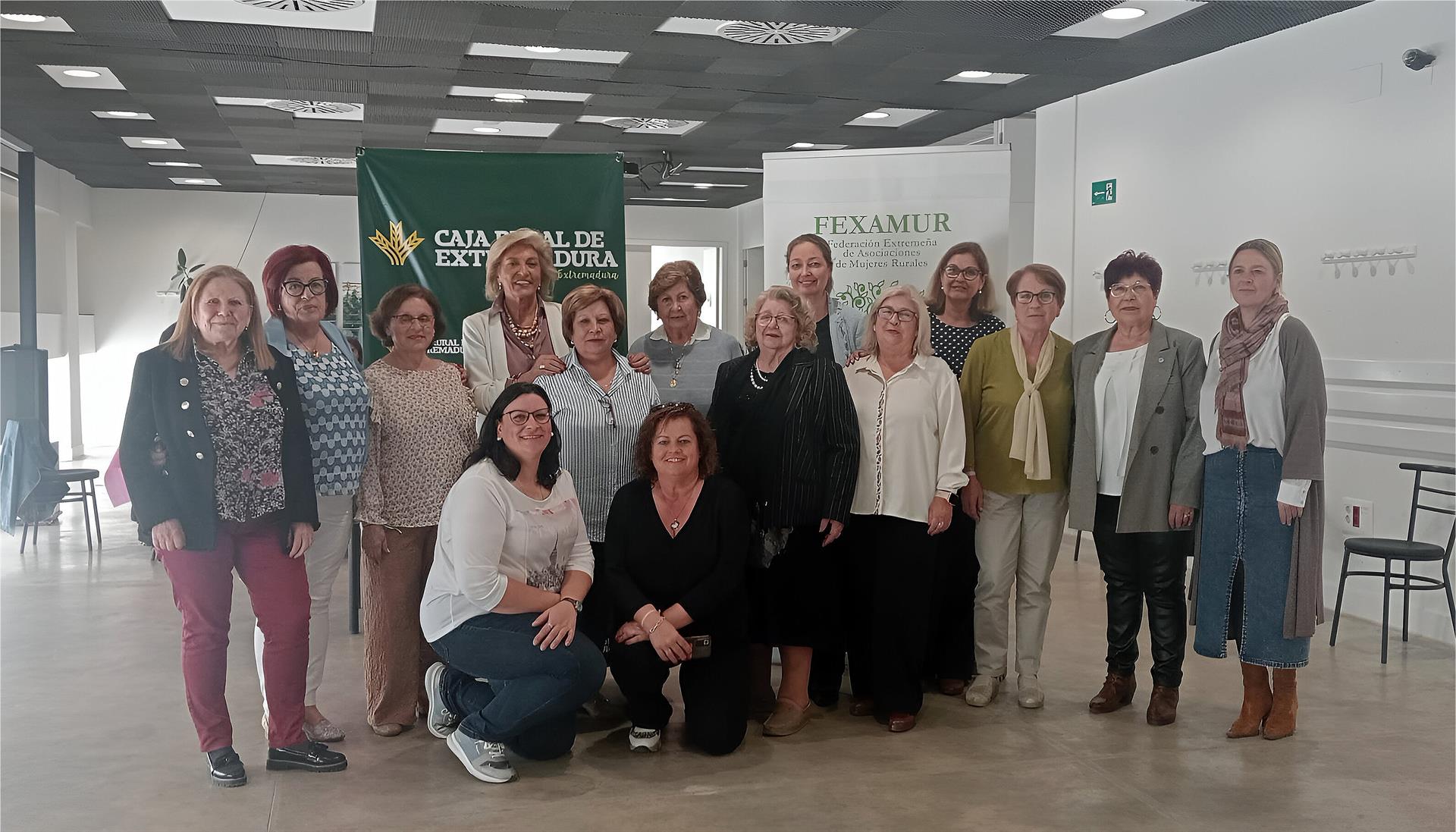 Fexamur pone en marcha un proyecto de atención a mujeres víctimas de violencia de género en el medio rural extremeño Fexamur pone en marcha un proyecto de atención a mujeres víctimas de violencia de género en el medio rural extremeño