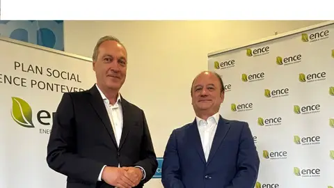 El Plan Social de Ence cierra su sexta convocatoria con cerca de 400 proyectos solicitados Agustín Reguera, delegado de la Xunta en Pontevedra con Antonio Casal, director territorial de Ence en Galicia