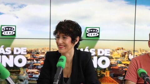Elma Saiz, con Miguel Ondarreta en ‘Más de uno’: “Estamos ante los discursos de brocha gorda que nos dirige el señor Feijóo” Elma Saiz, con Miguel Ondarreta en ‘Más de uno’: “Estamos ante los discursos de brocha gorda que nos dirige el señor Feijóo”